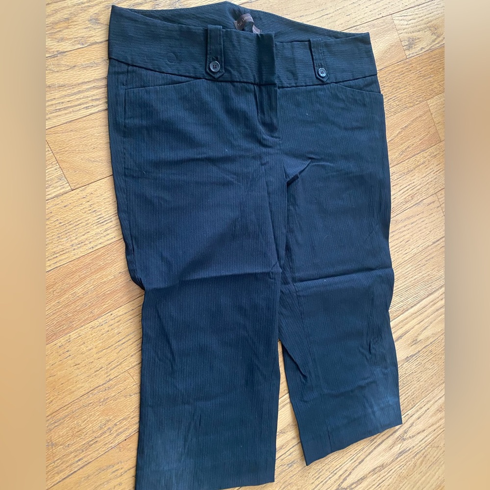 The limited exact stretch size 10 crop pants